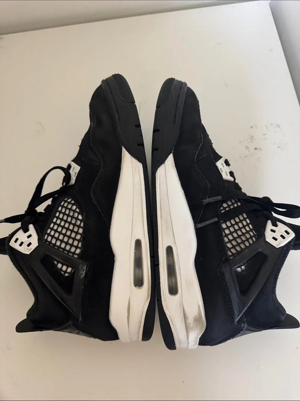 Air Jordan 4 White Thunder Size 6.5 Mens
